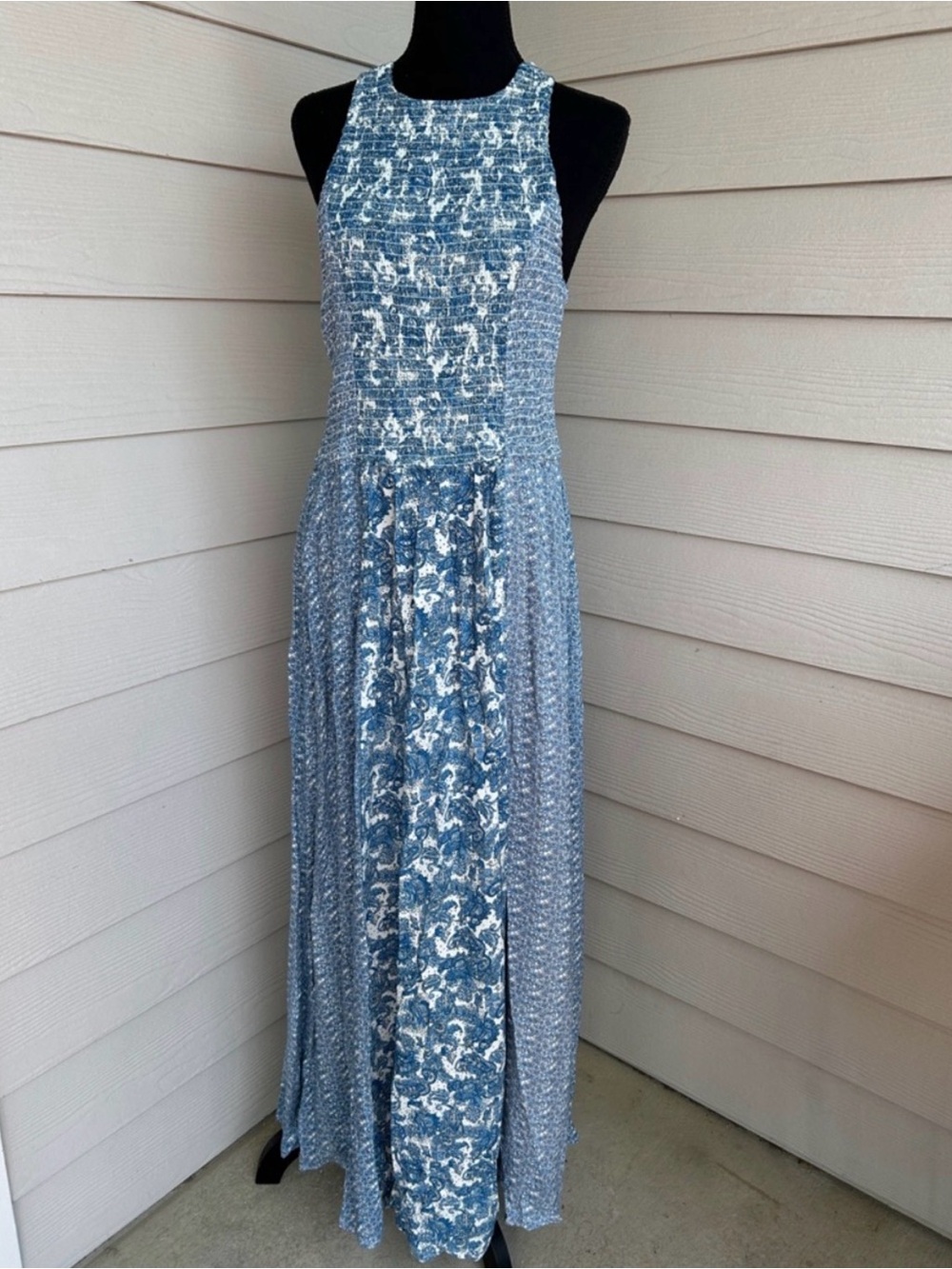 JAPNA blue and white floral & paisley smocked racerback maxi sundress - Small